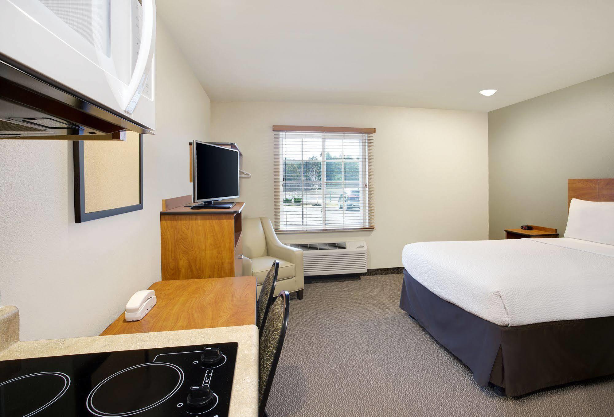 Woodspring Suites Fredericksburg Esterno foto
